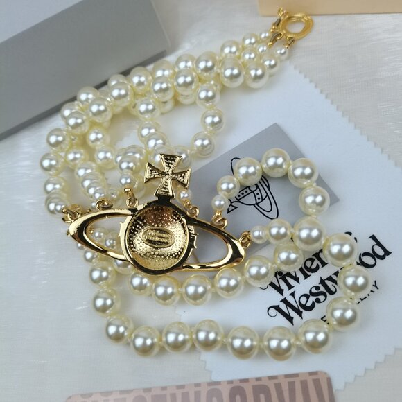 Vivienne Westwood Three Row Pearl Gold Bas Relief Choker Necklace - Picture 6 of 8